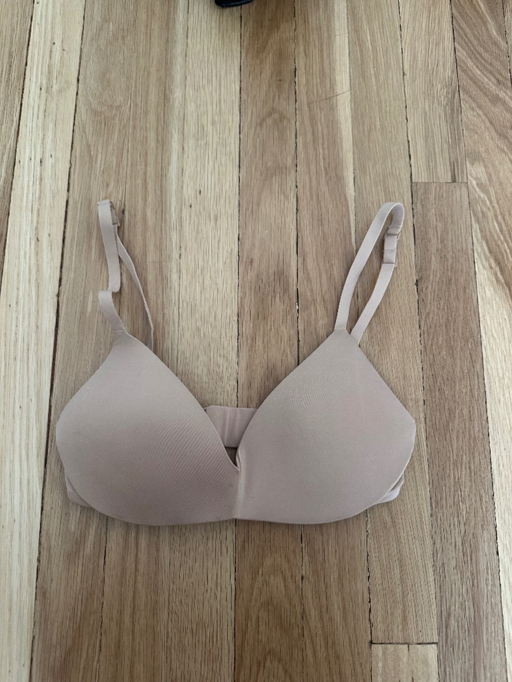 Skims tan bra